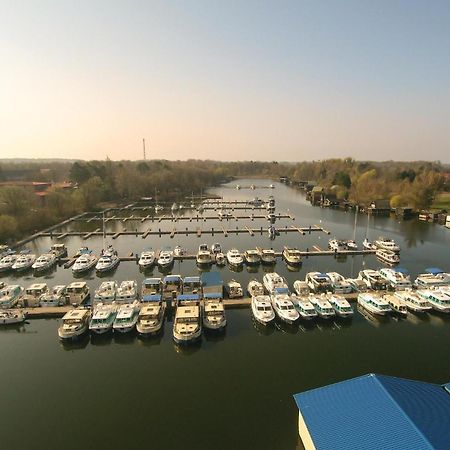Pet Friendly Apartment In Rechlin With Kitchen Экстерьер фото